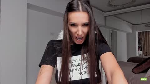 Snapshot of unforgettable_s chatting on 7, 12, 2024 Silvia online show from 7, 12, 2024