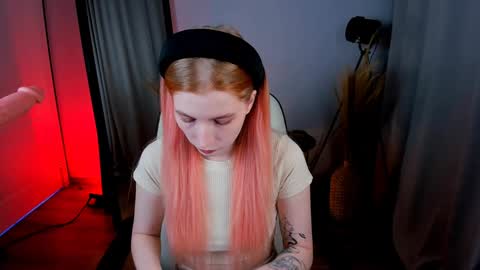 Snapshot of unicent chatting on 24, 1, 2025 Call me Mira thumbs up its make me happy online show from 24, 1, 2025