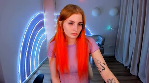 Snapshot of unicent chatting on 18, 2, 2025 Call me Mira thumbs up its make me happy online show from 18, 2, 2025