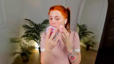 Call me Mira  thumbs up its make me happy online show from 11, 1, 2026