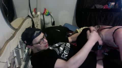 Snapshot of universalhologram chatting on 16, 11, 2025 DnB online show from 16, 11, 2025