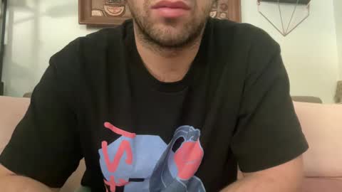 Snapshot of universalstudihoes chatting on 23, 12, 2024 universalstudihoes online show from 23, 12, 2024