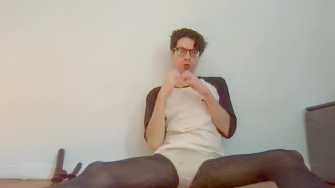 Snapshot of upsetboy chatting on 22, 10, 2025 deaf mute boy online show from 22, 10, 2025