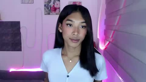 ur_dazzlingmorenaxx online show from 25, 9, 2025