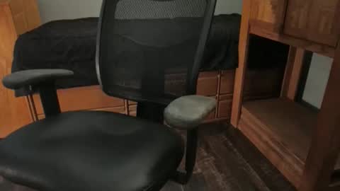 UrFavTwink online show from 6, 4, 2026