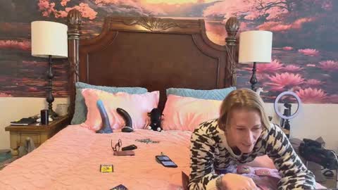 Goddess online show from 1, 2, 2026