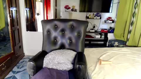QUEEN ANGELA online show from 16, 12, 2024