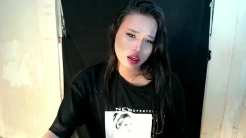 Snapshot of ur_ugly_princess chatting on 12, 9, 2025 chesca online show from 12, 9, 2025