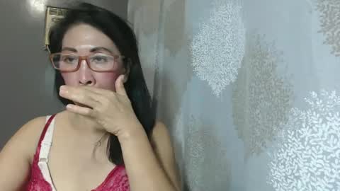 Snapshot of urasian_hotrina chatting on 5, 1, 2025 urasian_hotrina online show from 5, 1, 2025