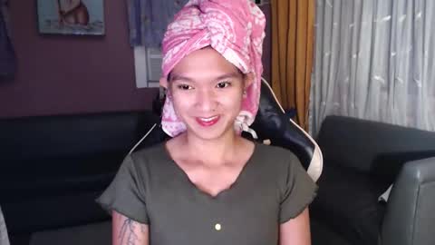 NEWRA  ALLISON online show from 30, 11, 2025