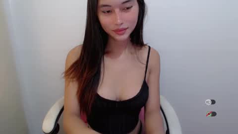 Snapshot of urasianshizuka chatting on 19, 10, 2025 SHIZUKA online show from 19, 10, 2025