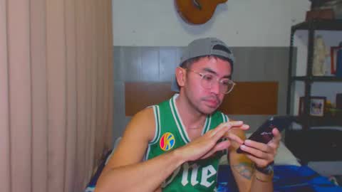 Snapshot of urasianversahunkxx chatting on 14, 11, 2025 johnzen online show from 14, 11, 2025