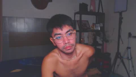 Snapshot of urasianversahunkxx chatting on 23, 11, 2025 johnzen online show from 23, 11, 2025