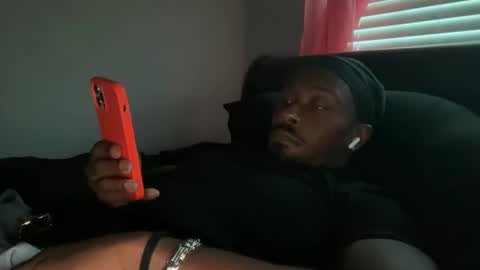 Snapshot of urbandick5 chatting on 17, 9, 2025 urbandick5 online show from 17, 9, 2025