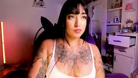 Snapshot of urcutedarling_ chatting on 27, 10, 2025 online show from 27, 10, 2025