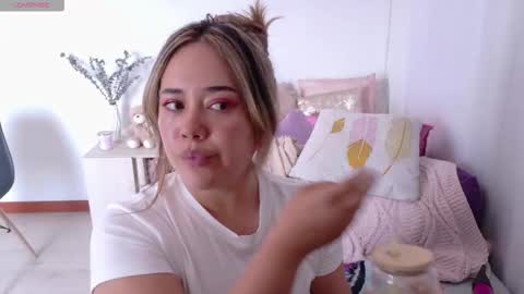 Snapshot of urdreamgiirl chatting on 13, 2, 2026 Mia Miller online show from 13, 2, 2026