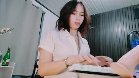 urfave_bbgirl online show from 18, 12, 2025