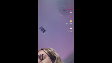 Snapshot of urfaveriri chatting on 24, 9, 2025 urfaveriri online show from 24, 9, 2025