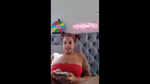 Snapshot of urfaveriri chatting on 14, 10, 2025 urfaveriri online show from 14, 10, 2025