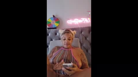 Snapshot of urfaveriri chatting on 15, 10, 2025 urfaveriri online show from 15, 10, 2025