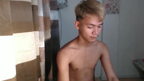 Snapshot of urhotpinoy_izaac chatting on 20, 10, 2025 simeon ulok online show from 20, 10, 2025