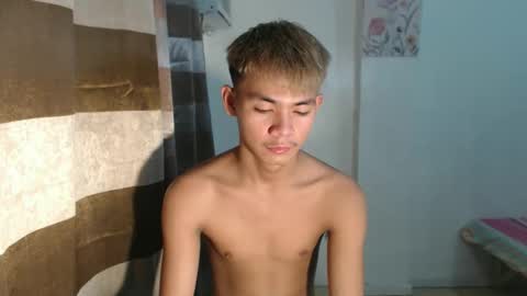 Snapshot of urhotpinoy_izaac chatting on 24, 10, 2025 simeon ulok online show from 24, 10, 2025