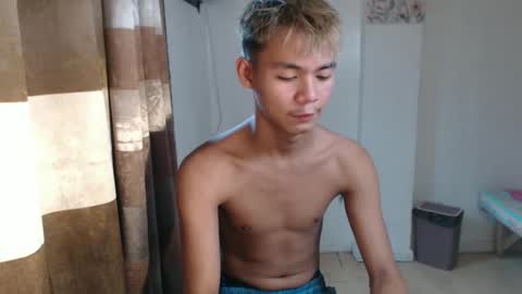 Snapshot of urhotpinoy_izaac chatting on 28, 10, 2025 simeon ulok online show from 28, 10, 2025