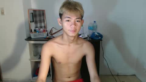 Snapshot of urhotpinoy_izaac chatting on 6, 11, 2025 simeon ulok online show from 6, 11, 2025