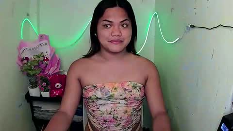 urhottie_bella online show from 18, 9, 2025