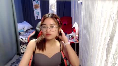 Snapshot of urlovelychinita chatting on 8, 1, 2025 urlovelychinita online show from 8, 1, 2025