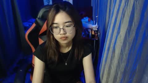 Snapshot of urlovelychinita chatting on 1, 2, 2025 urlovelychinita online show from 1, 2, 2025