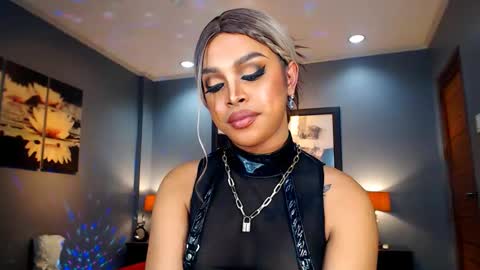 UrMajestyTyra online show from 22, 12, 2024