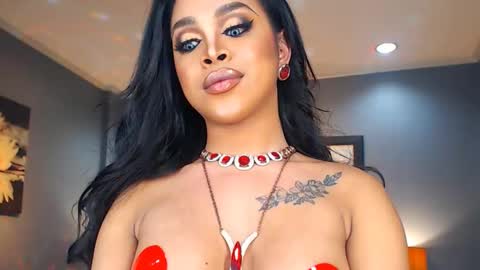 UrMajestyTyra online show from 24, 12, 2024