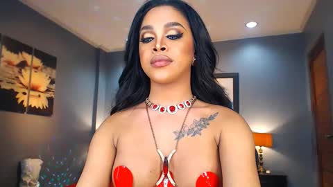 UrMajestyTyra online show from 24, 12, 2024