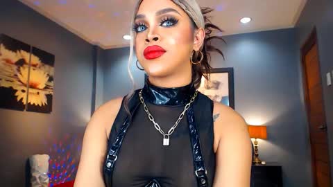 UrMajestyTyra online show from 27, 12, 2024
