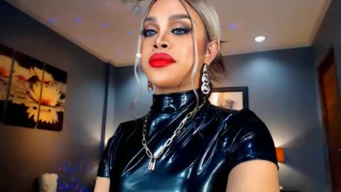 UrMajestyTyra online show from 28, 12, 2024