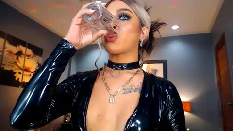 UrMajestyTyra online show from 3, 1, 2025