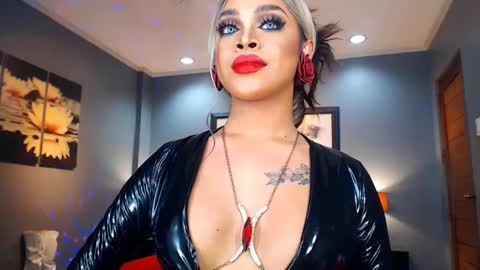 UrMajestyTyra online show from 11, 1, 2025