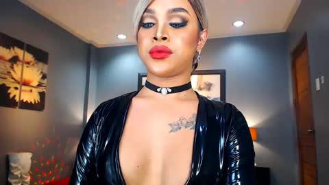 UrMajestyTyra online show from 12, 1, 2025