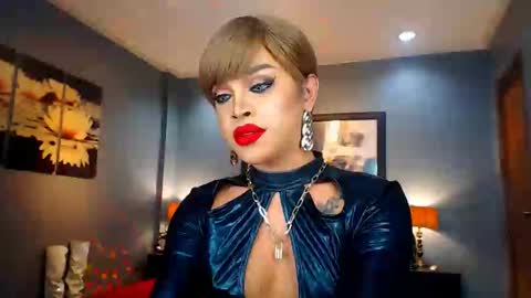 UrMajestyTyra online show from 24, 1, 2025