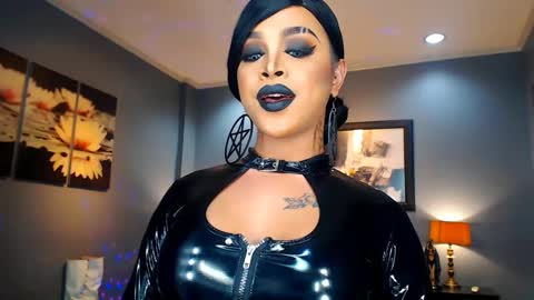UrMajestyTyra online show from 30, 1, 2025