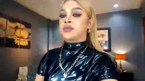 UrMajestyTyra online show from 9, 3, 2025