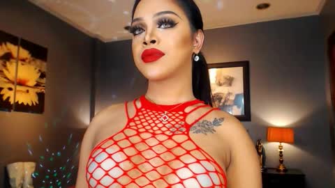 Snapshot of urmajestytyra chatting on 15, 12, 2025 UrMajestyTyra online show from 15, 12, 2025