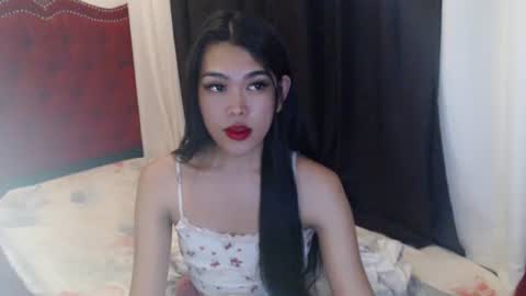 Snapshot of urpinayjenfuckerxxx chatting on 11, 10, 2025 Jenny online show from 11, 10, 2025