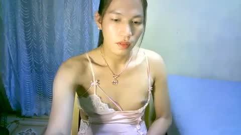 queen julia not into CHEAPGUY online show from 15, 12, 2024