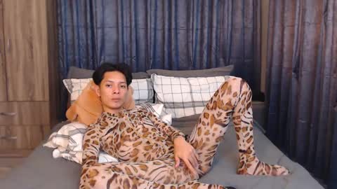 Snapshot of urpinoyasianx chatting on 7, 1, 2025 Mel online show from 7, 1, 2025
