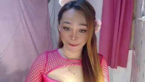 Snapshot of ursexy_debra chatting on 6, 11, 2025 TYRA online show from 6, 11, 2025