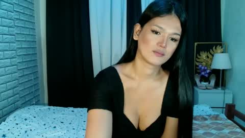 Snapshot of urthai_hotfilipinax chatting on 3, 10, 2025 angel online show from 3, 10, 2025