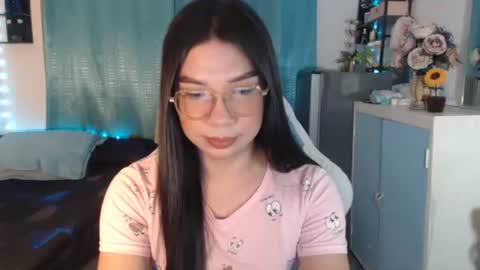 Ashley Kate Mateo Gray online show from 23, 3, 2026