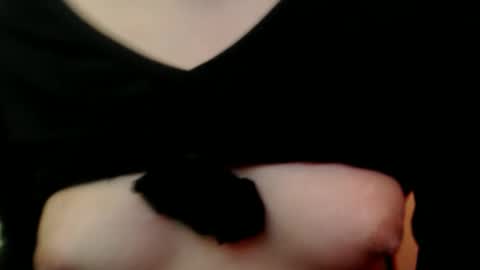 Snapshot of urwildroseanne chatting on 18, 10, 2025 urwildroseanne online show from 18, 10, 2025